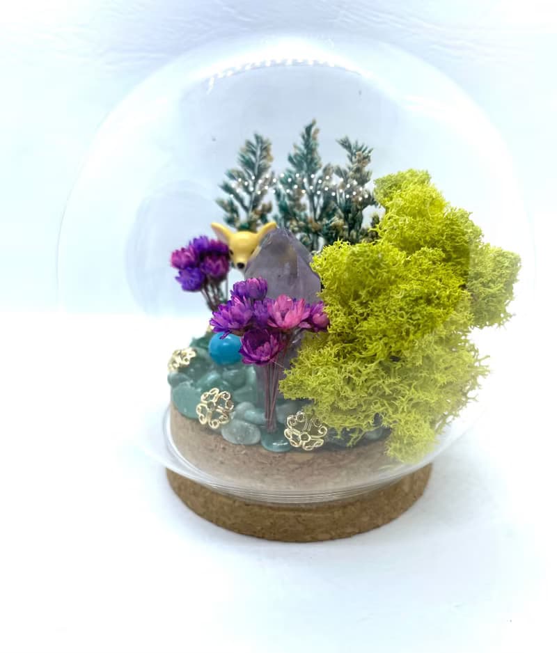 綠色森林-小鹿與紫水晶/海藍寶珠-手工玻璃罩公仔/水晶/乾燥花