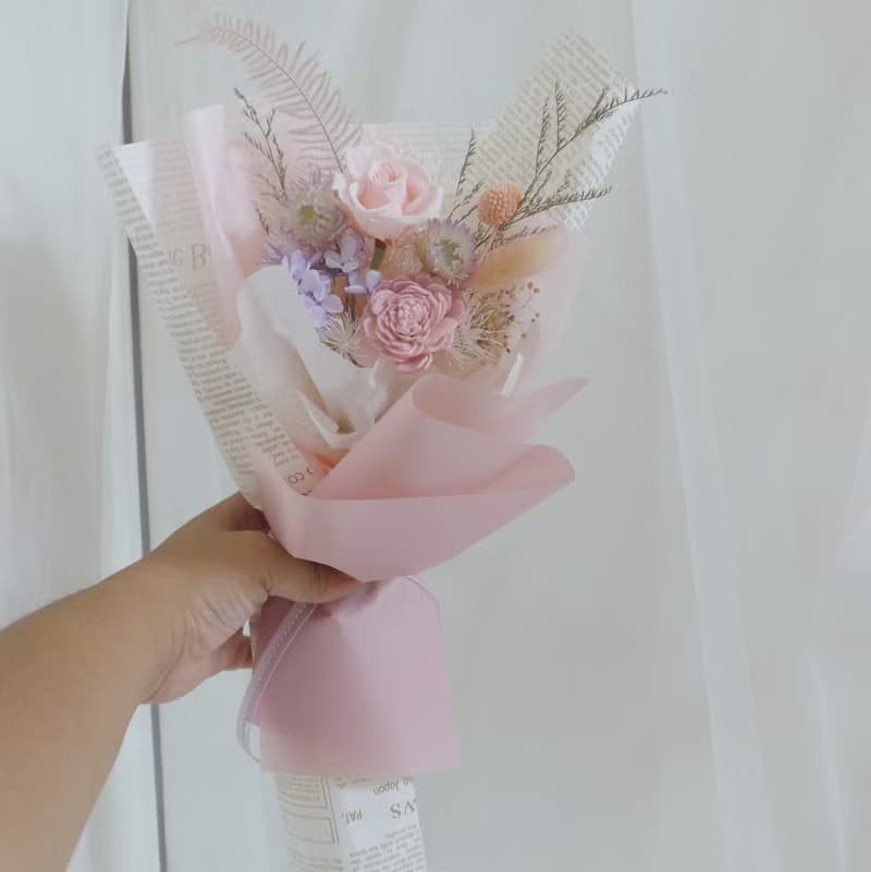 粉永生玫瑰花束 求婚告白捧花外拍週年教師節生日交換禮物