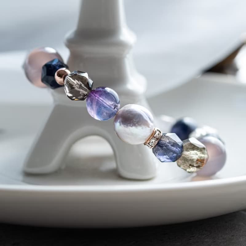 Magena 灰月亮、螢石、煙紫玉髓、堇青、淡水珍珠天然水晶手鍊