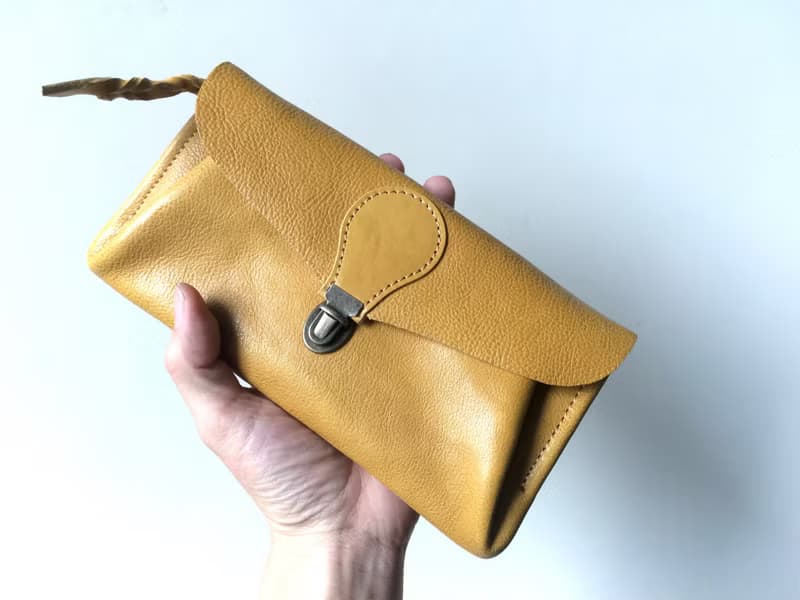 柔らかい本ヌメ革の長財布 「series-envelope」ダンデライオン