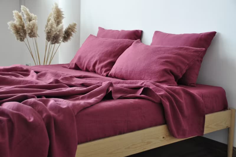 Raspberry linen fitted sheet / Softened linen bed sheet / Deep pocket