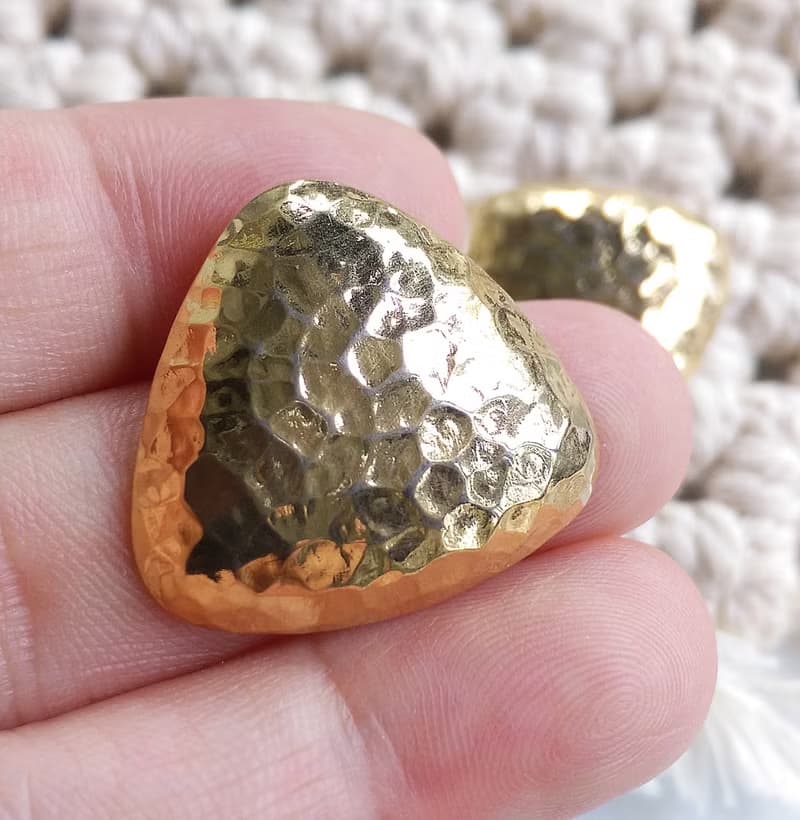 Vintage Jewelry 西洋古董飾品 金色調 鍛敲質感 三角 針式耳環