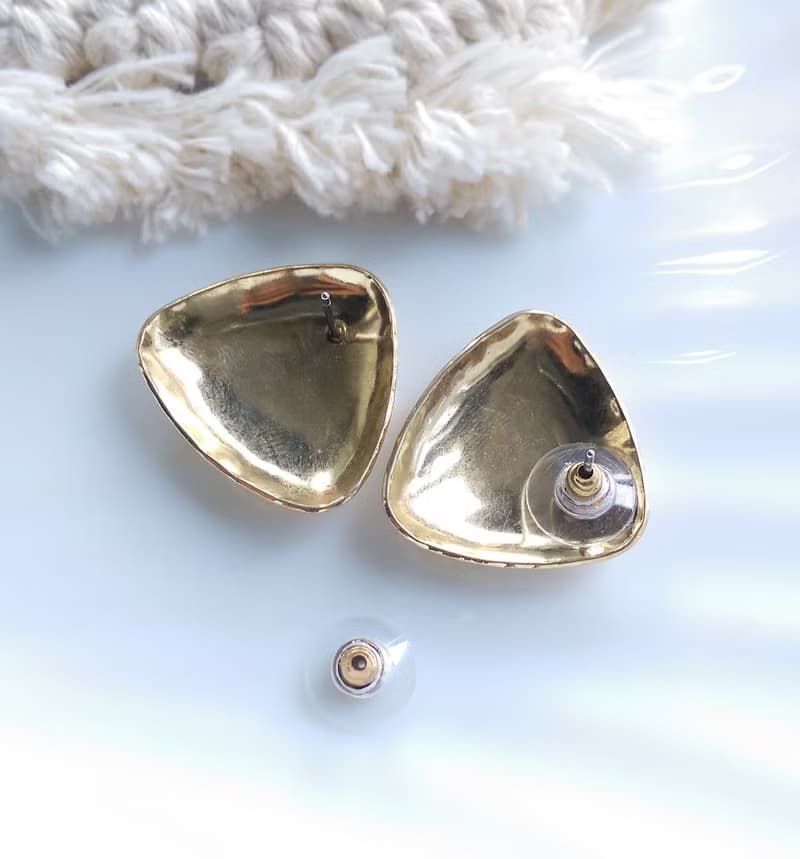 Vintage Jewelry 西洋古董飾品 金色調 鍛敲質感 三角 針式耳環