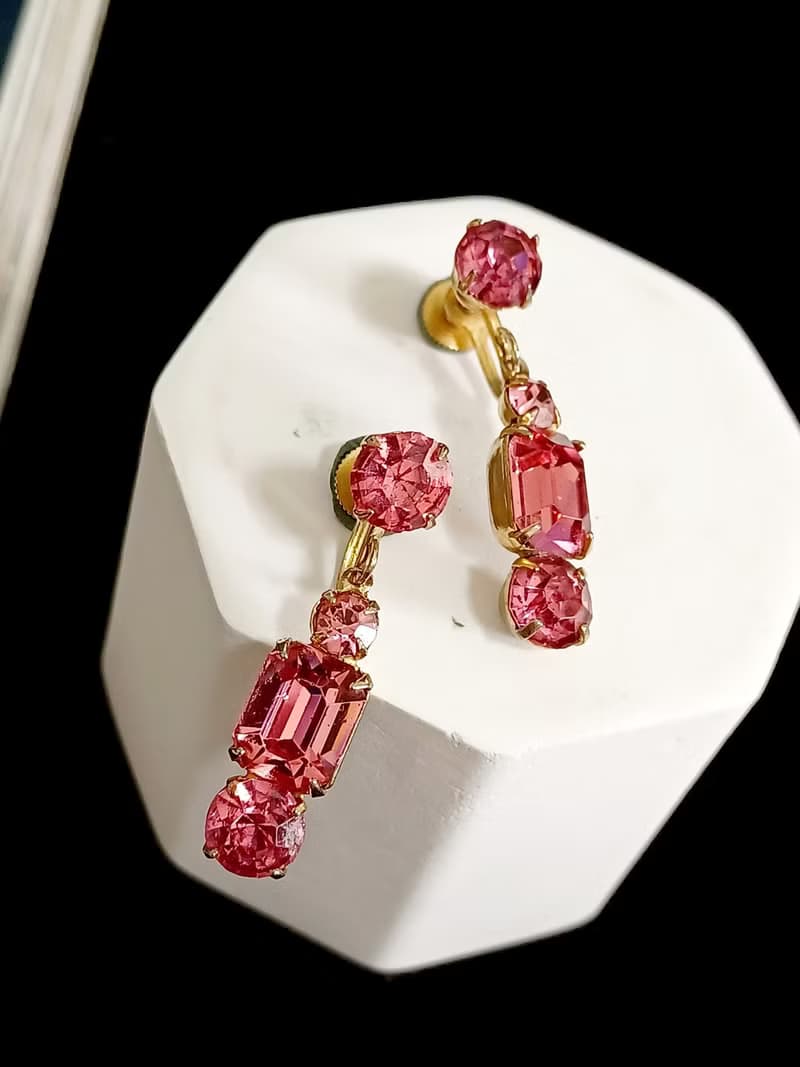 vintage jewelry  典雅垂墜造型粉光萊茵 夾式耳環