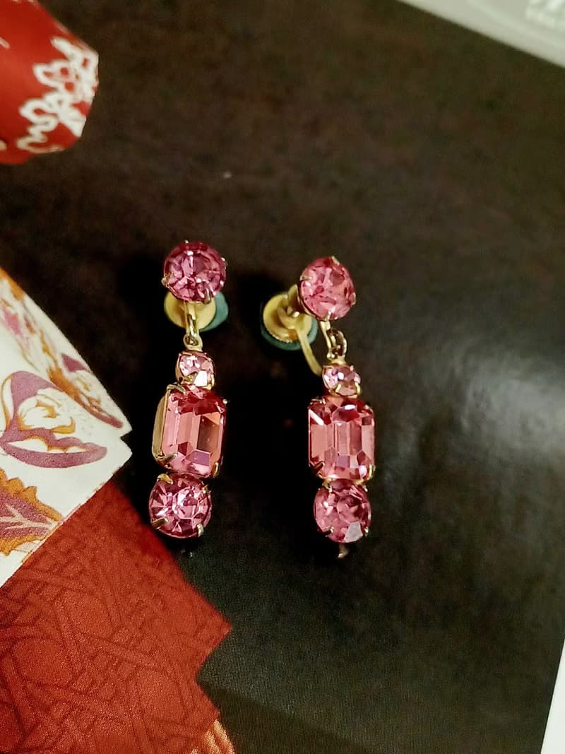 vintage jewelry  典雅垂墜造型粉光萊茵 夾式耳環