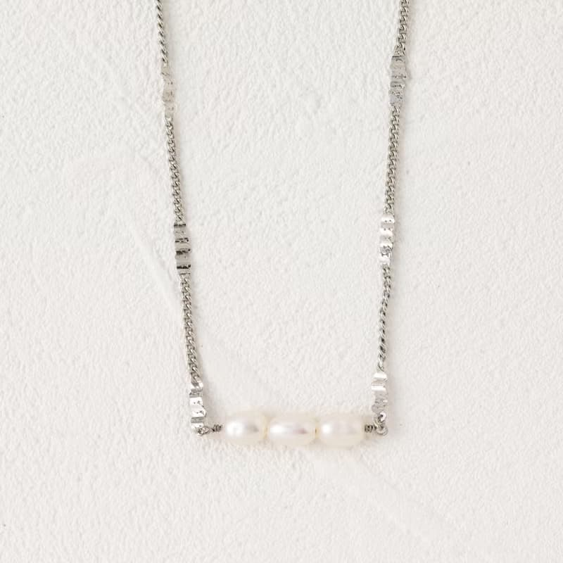 【Pinkoi限定】3 pearl dots magnet necklace SV ニッケルフリー マグネット　 淡水パール　チェーンネックレス　シルバー