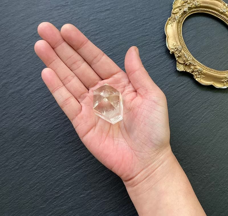 能量擺件-天使之翼 天然冰透可愛胖胖藍針白水晶能量柱 冥想 療癒