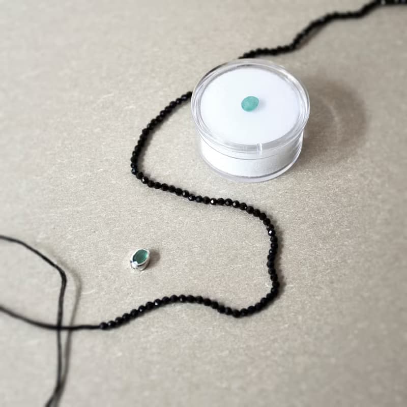 簡約黑色尖晶石配祖母綠925銀手鍊 // 八月份及五月份生日石