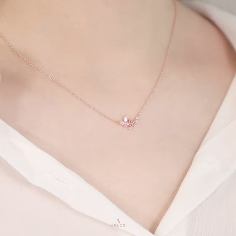 L'amour 優雅蝴蝶頸鏈 (玫瑰金)