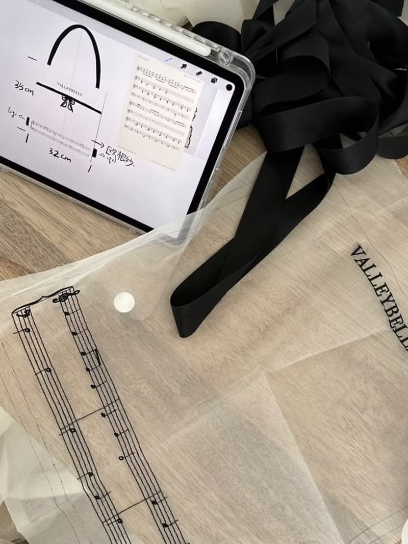 琴譜刺繡 洋娃娃和小熊跳舞  歐根紗單肩包