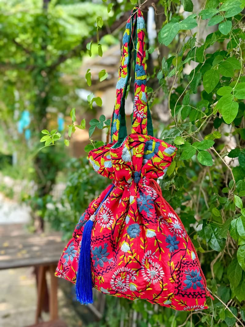 手工刺繡 橙紅色 花卉 索繩束口 手袋 手提包