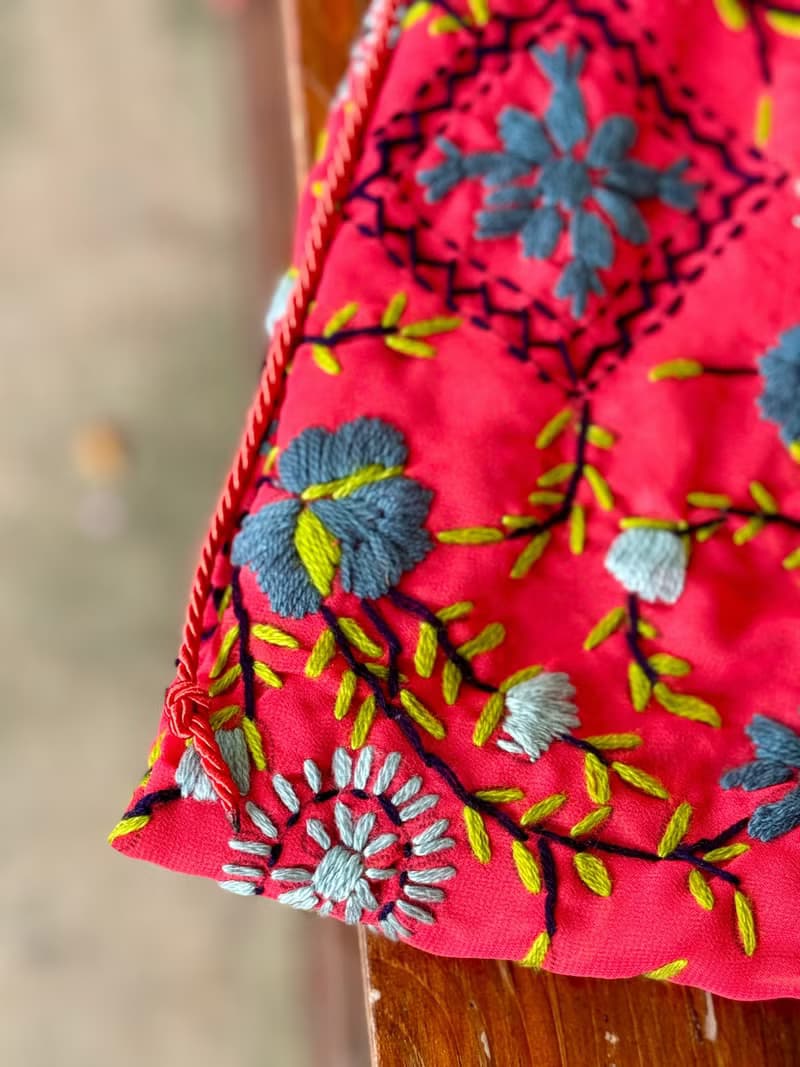 手工刺繡 橙紅色 花卉 索繩束口 手袋 手提包