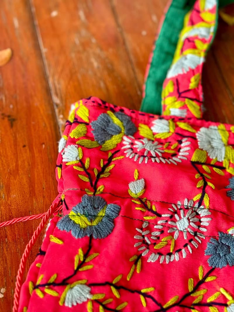 手工刺繡 橙紅色 花卉 索繩束口 手袋 手提包