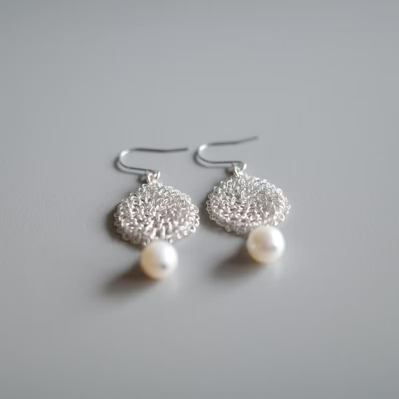 Lace Pearl 金屬蕾絲耳飾 Silver color