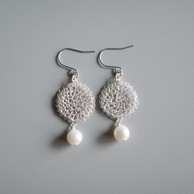 Lace Pearl 金屬蕾絲耳飾 Silver color