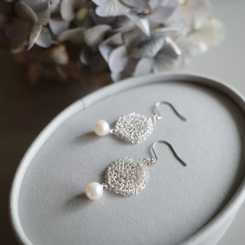 Lace Pearl 金屬蕾絲耳飾 Silver color