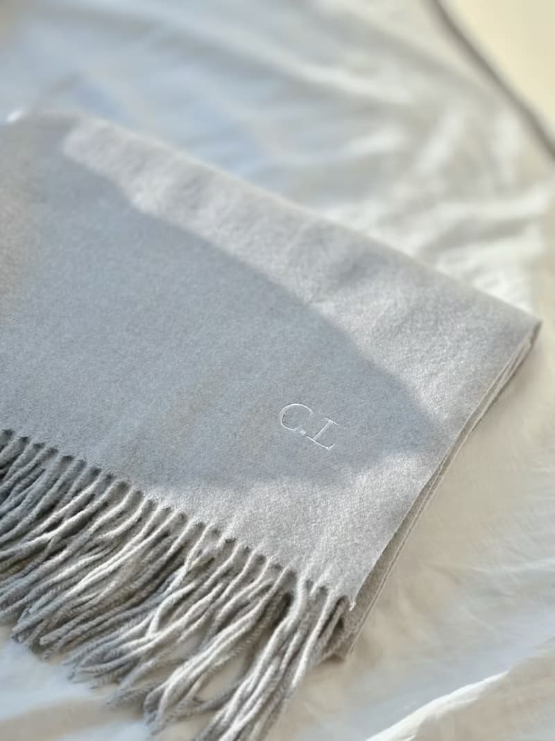 moonism 絨毛名字刺繡圍巾 姊妹禮物