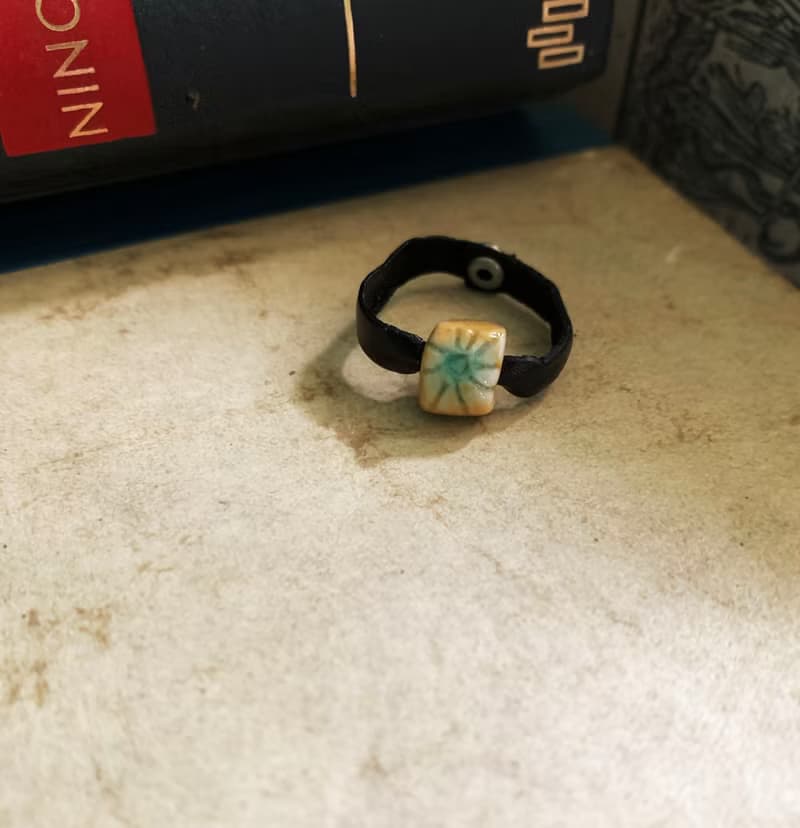 戒指 日本白瓷 自然釉色 無限看不膩色調 真皮革