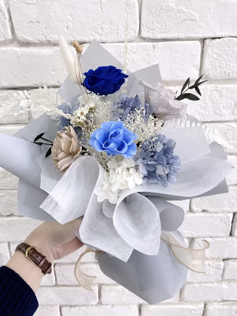 浪漫藍玫瑰永生花束 日本大地農園永生花 情人節花束