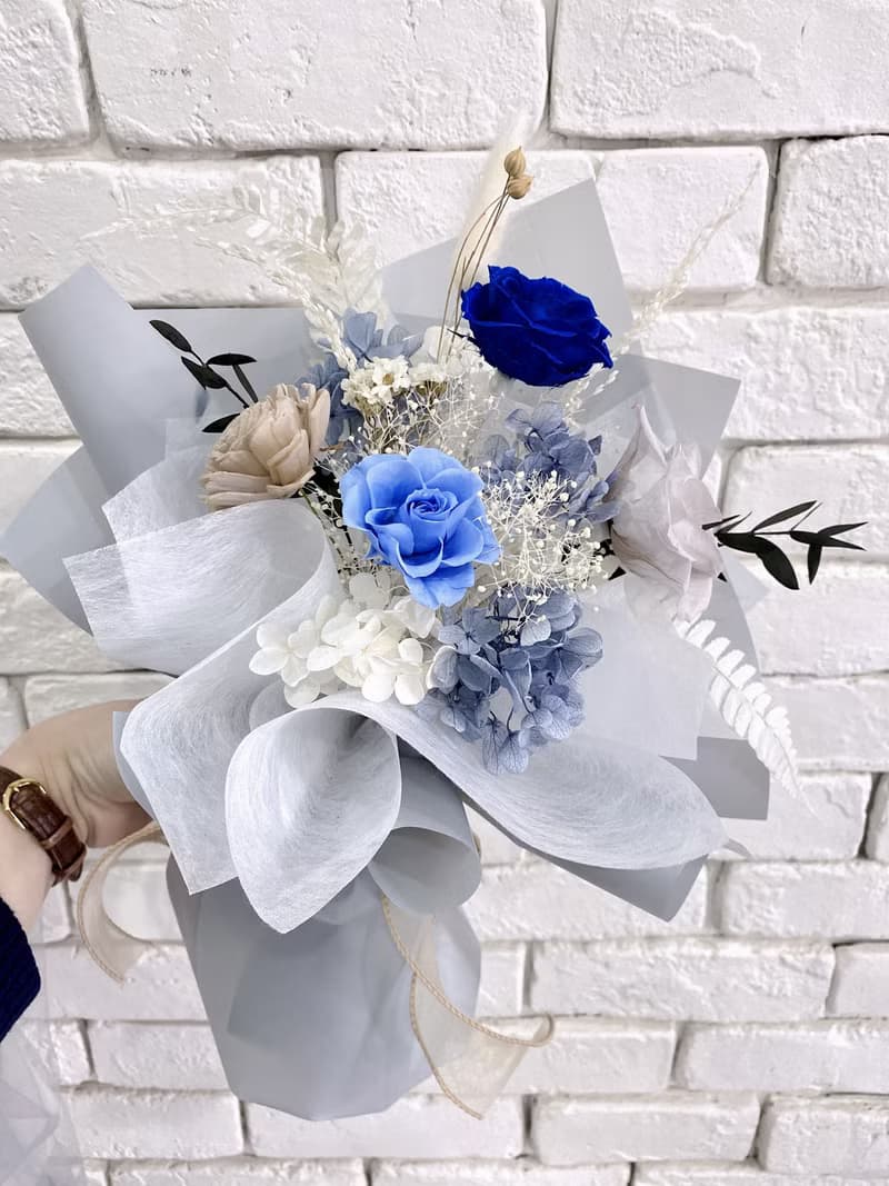 浪漫藍玫瑰永生花束 日本大地農園永生花 情人節花束