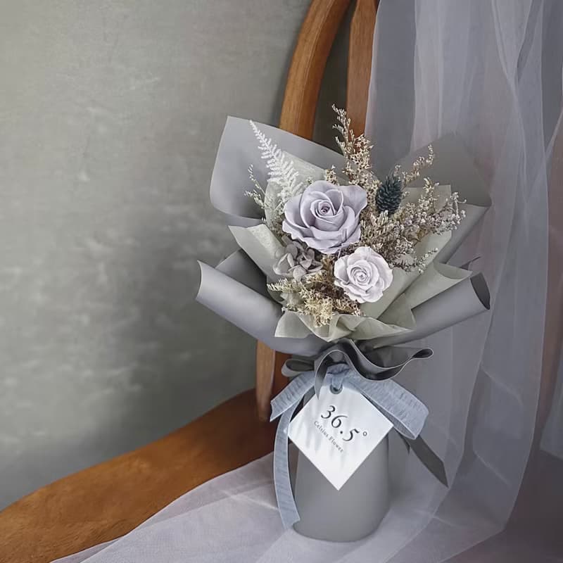 灰藍紫 永生玫瑰花束