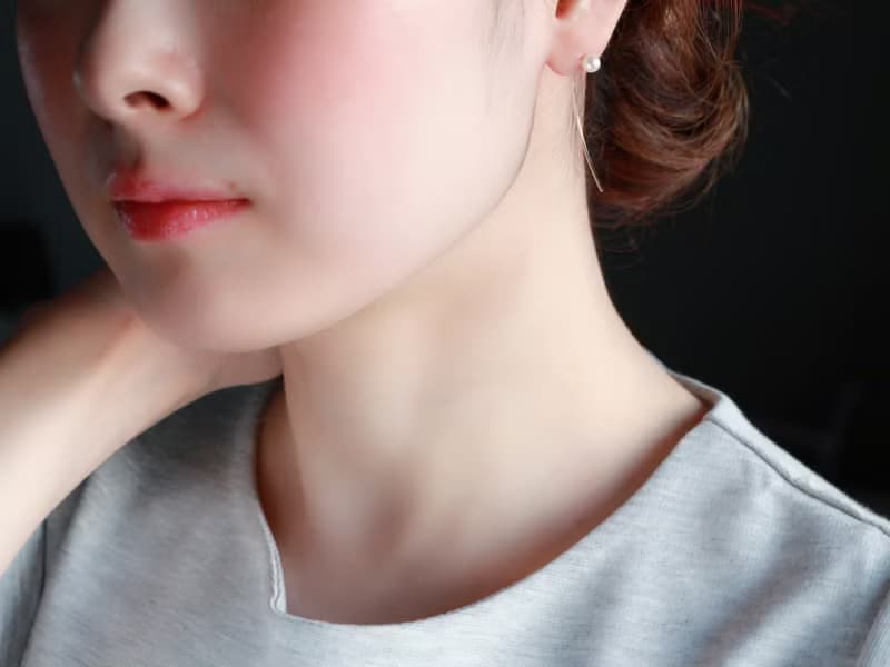 14kgf- tiny pearl line pierced earrings