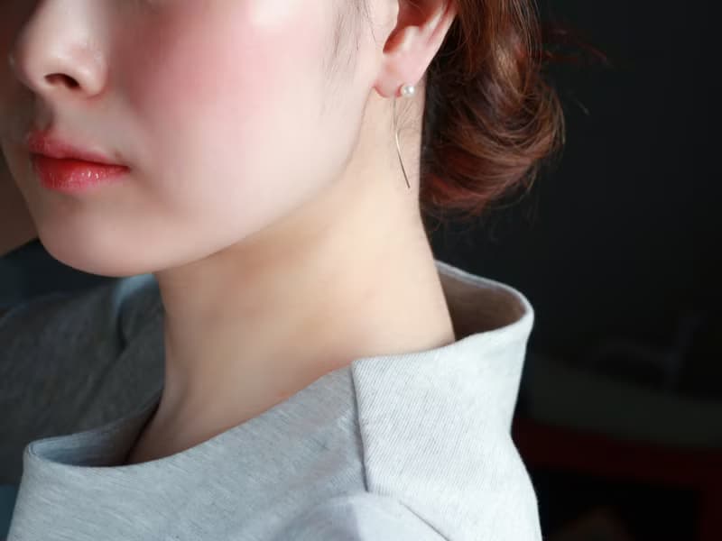 14kgf- tiny pearl line pierced earrings