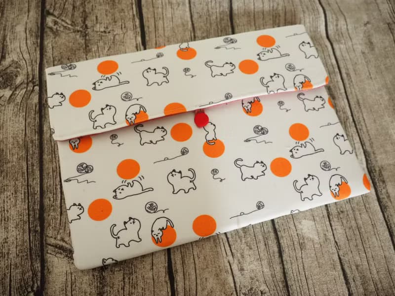 英國製作 可愛玩耍貓貓 防水電腦保護套 switch ipad kindle
