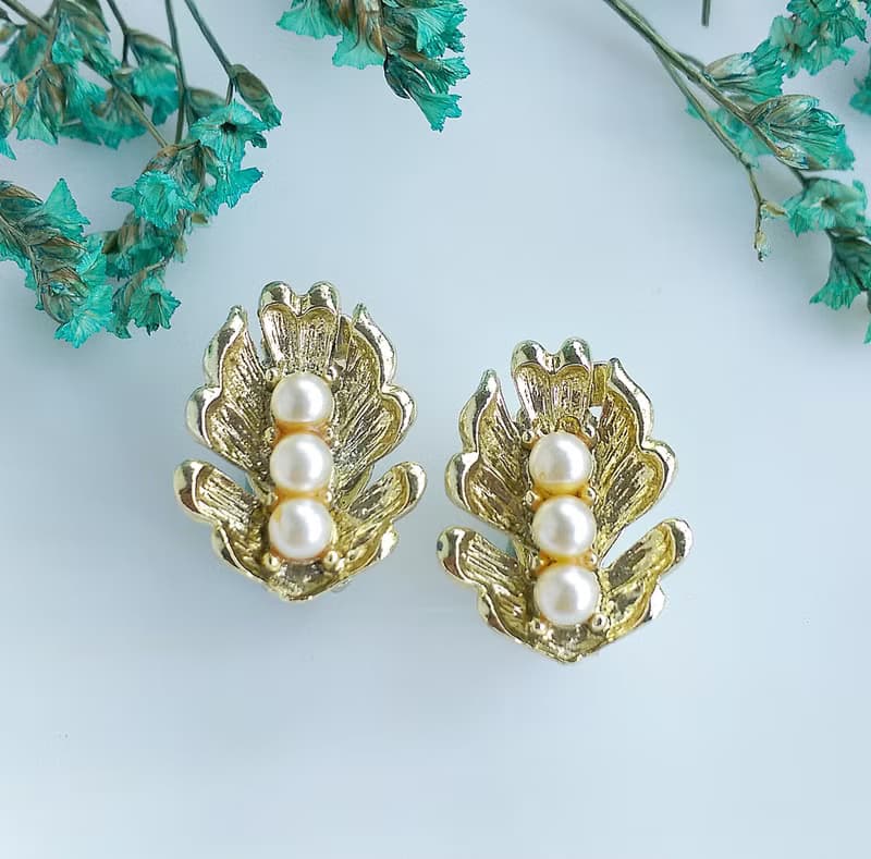 Vintage Jewelry 西洋古董飾品 氣質 金葉排珠 夾式耳環