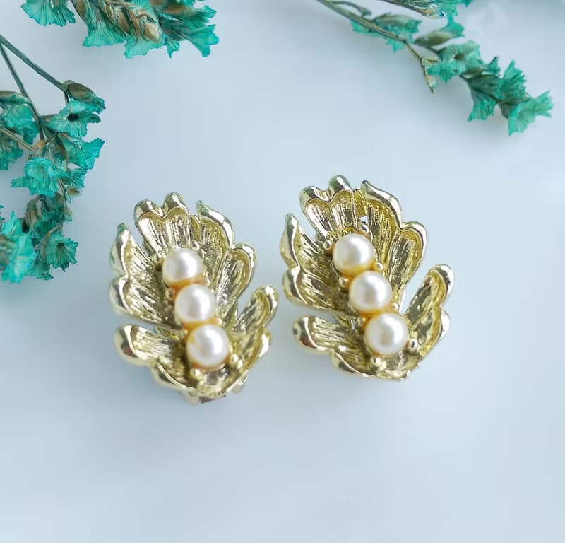 Vintage Jewelry 西洋古董飾品 氣質 金葉排珠 夾式耳環