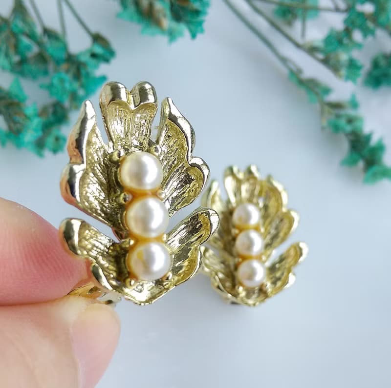 Vintage Jewelry 西洋古董飾品 氣質 金葉排珠 夾式耳環