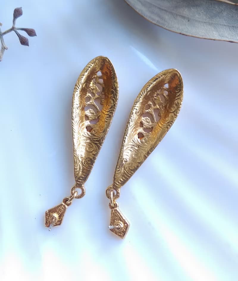 Vintage Jewelry 西洋古董飾品 1928 典雅 金色調 簍空 針式耳環