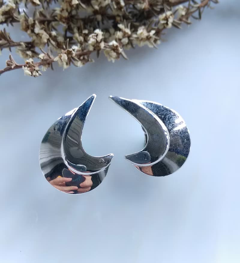 Vintage Jewelry 西洋古董飾品 SARAH COV 銀色 流線 夾式耳環