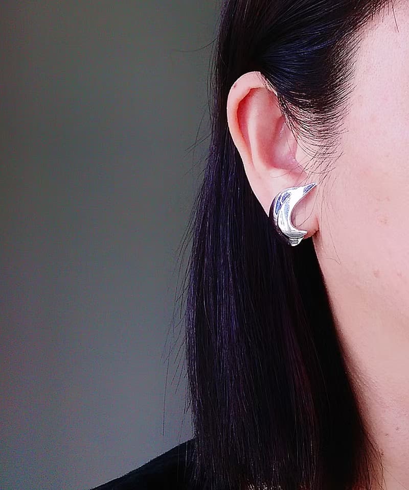 Vintage Jewelry 西洋古董飾品 SARAH COV 銀色 流線 夾式耳環