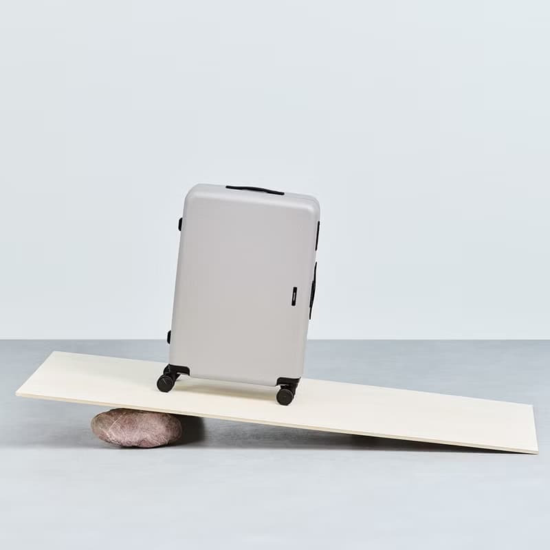 日本OLtimo行李箱/100%PC輕量、抗衝擊/一鍵止滑/靜音避震輪/28吋