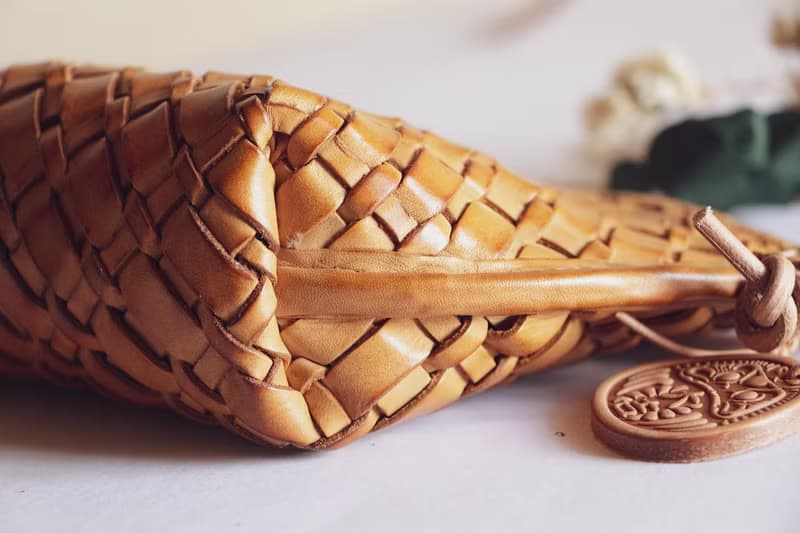 手編みヌメ革ショルダーバッグスマホポーチ小物入れ