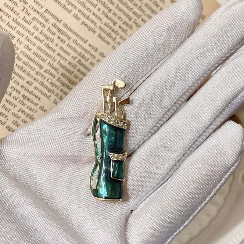 【西洋古董飾品】貴族墨綠色 高爾夫球 琺瑯萊茵鑽 光澤 胸章胸針