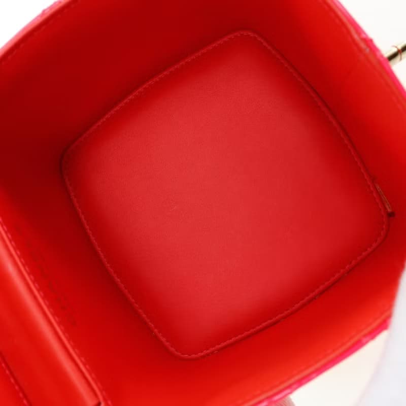 【日本直送】シャネル CHANEL バニティ ハンドバッグ マトラッセ パーティーバッグ  × パテントレザー ピンク レディース【中古】