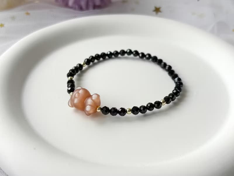 天然橙月光石小熊 黑尖晶 14K包金設計款手鍊
