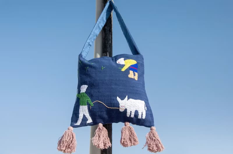 手縫純棉布側背包 刺繡手提包 手工刺繡肩背包 手繡包-彩虹動物