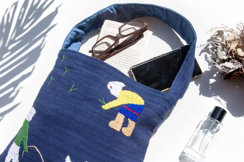 手縫純棉布側背包 刺繡手提包 手工刺繡肩背包 手繡包-彩虹動物