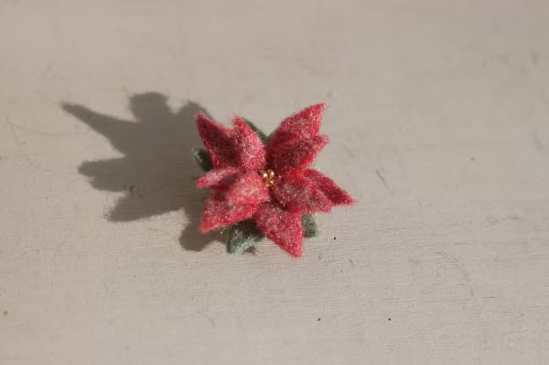 羊毛氈聖誕紅別針 閃亮紅 聖誕禮物 交換禮物 現貨款 可直接下標