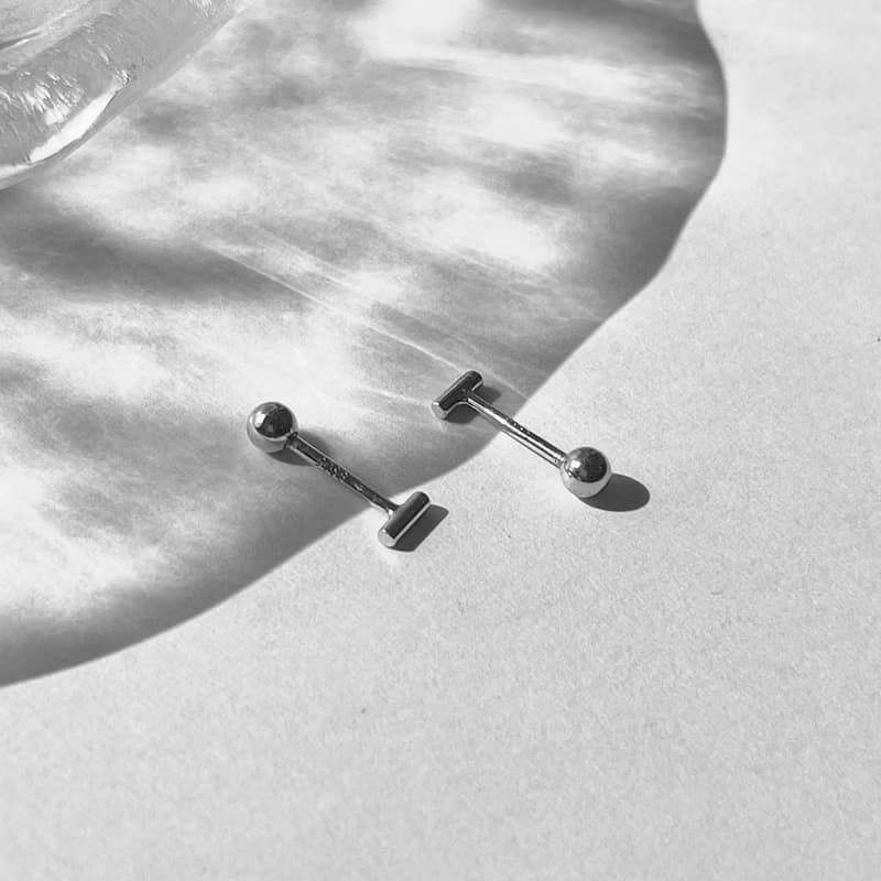 |簡約|迷你小圓柱 • 貼耳 • 轉珠耳環 • 純銀耳針 抗敏可碰水