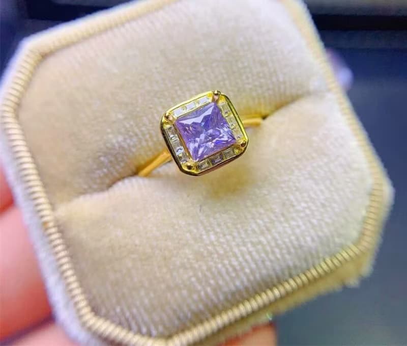 1 Ct Light Purple Moissanite Ring, Gorgeous Moissanite Ring, Unique Moissanite