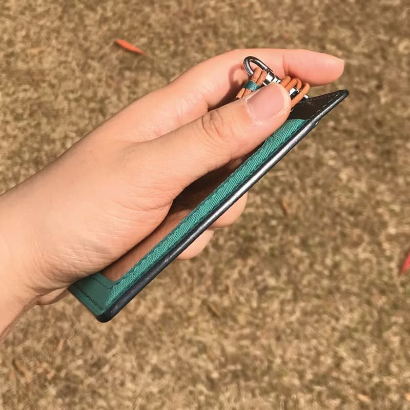 【職員證件套】綠色十字紋牛皮/附真皮掛繩/可選直式橫式/手縫