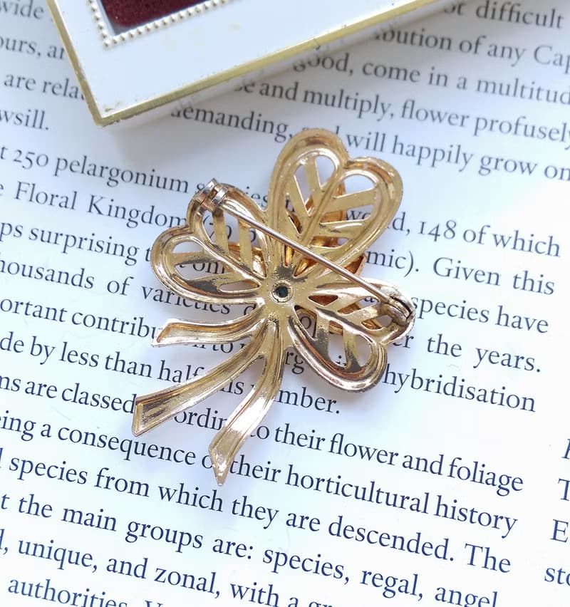 Vintage Jewelry 西洋古董飾品 金色調 優雅 幸運草 花束 別針