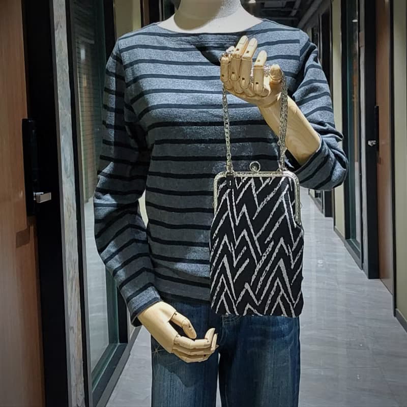 【MY。手作】手機斜背口金包 / 手機收納斜背包