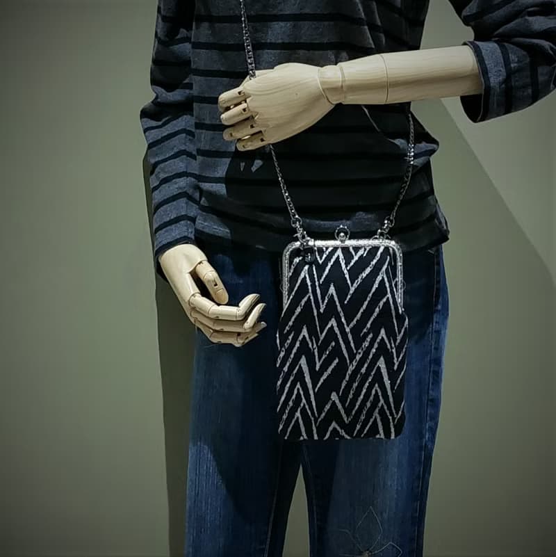 【MY。手作】手機斜背口金包 / 手機收納斜背包