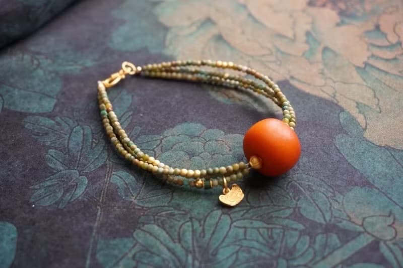 天然蜜蠟面包扣綠松石手鏈胖嘟嘟的蜜蠟面包扣搭配綠松石新中式