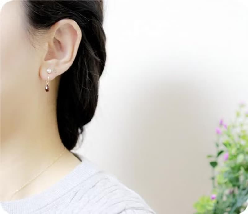 RLL.S限定　オリジナル　パール ガーネットとクローバー　本当に痛くないノンホールピアス 1月誕生石